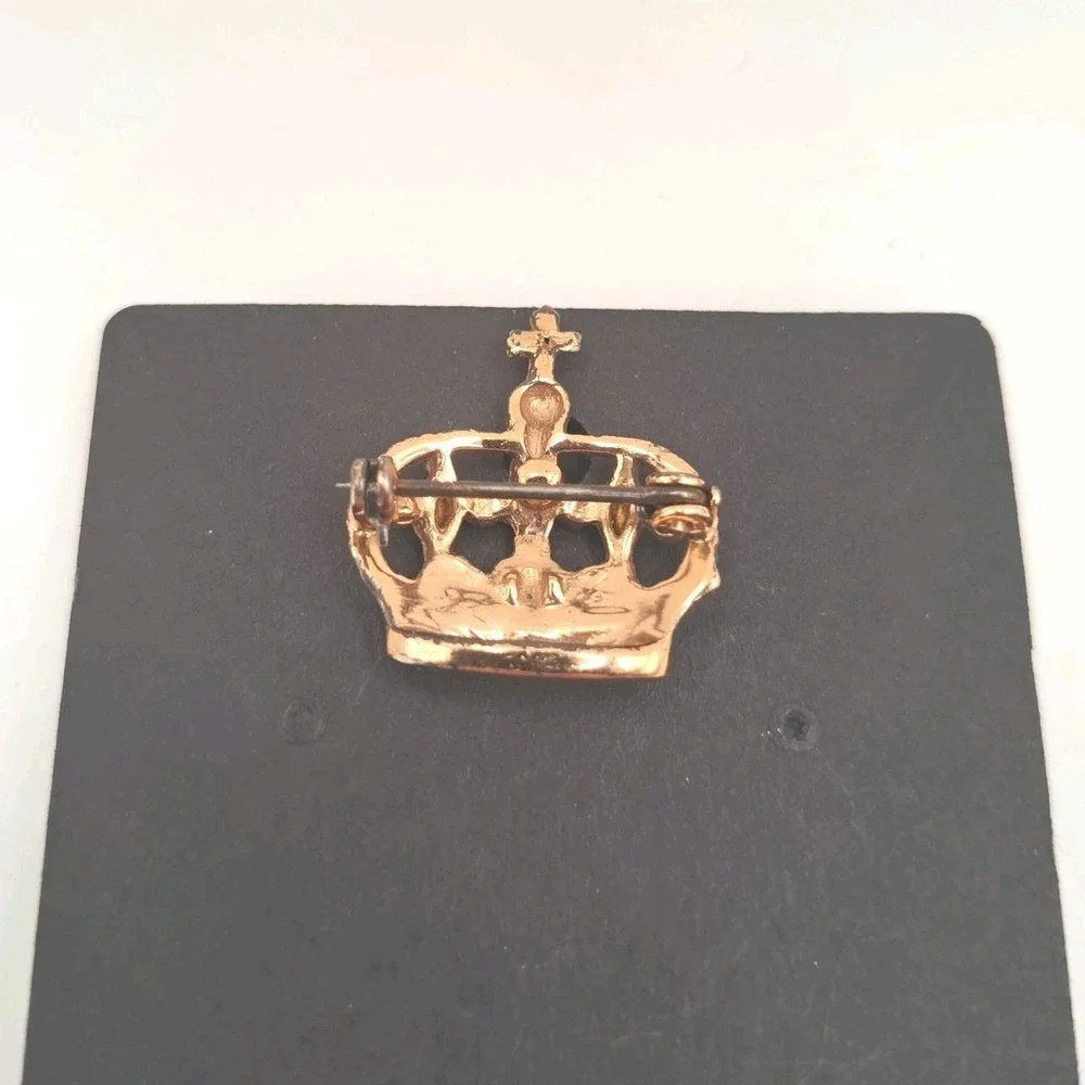 Vintage Gold Tone King Crown Green Red Blue Rhinestone Brooch Pin